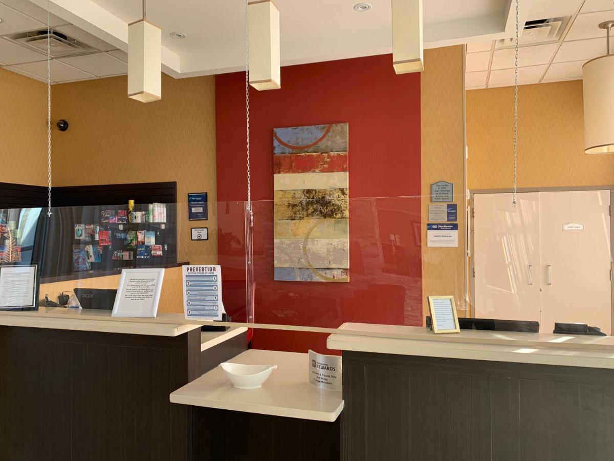 Best Western Plus Bowmanville Esterno foto
