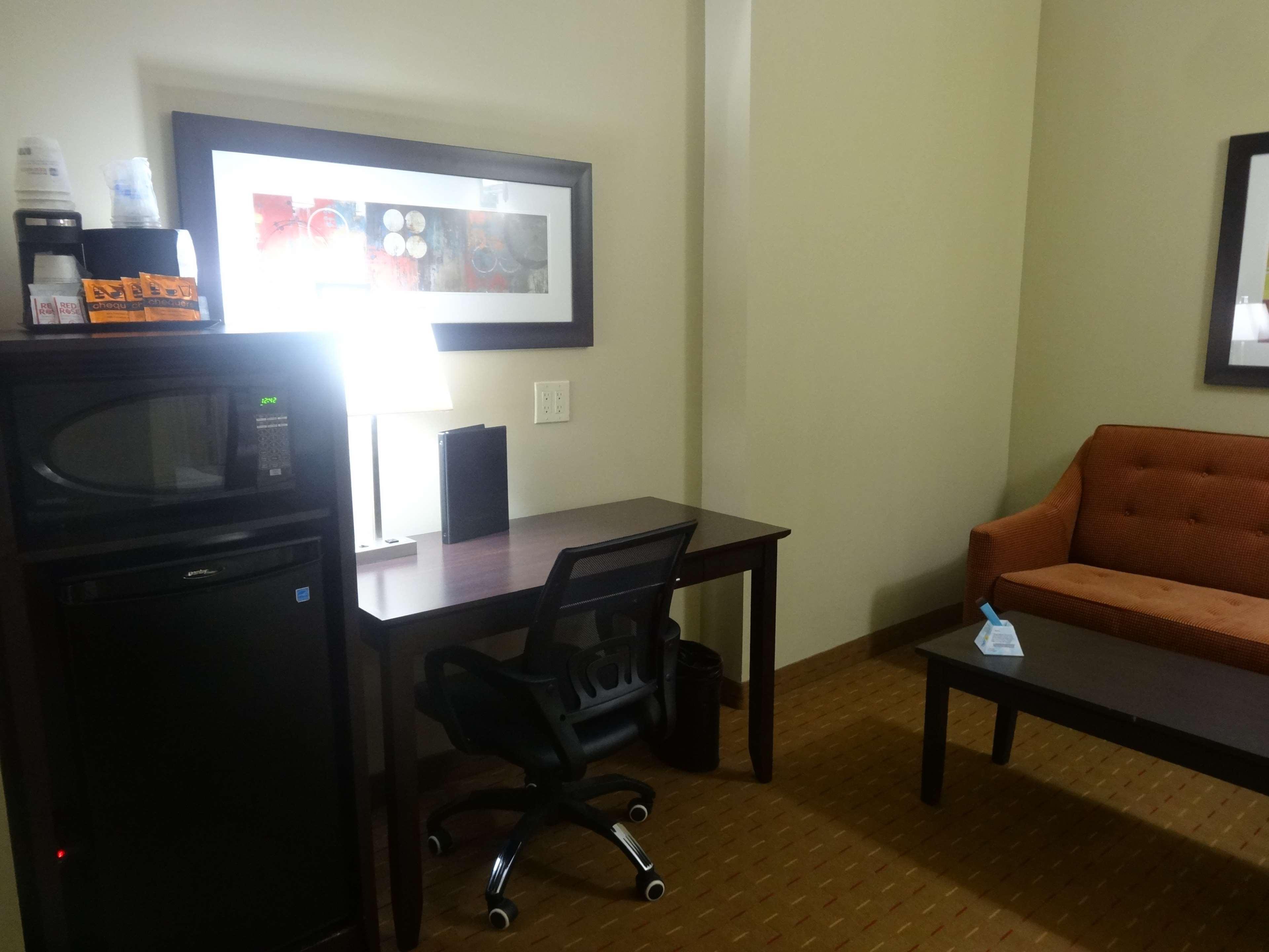 Best Western Plus Bowmanville Esterno foto