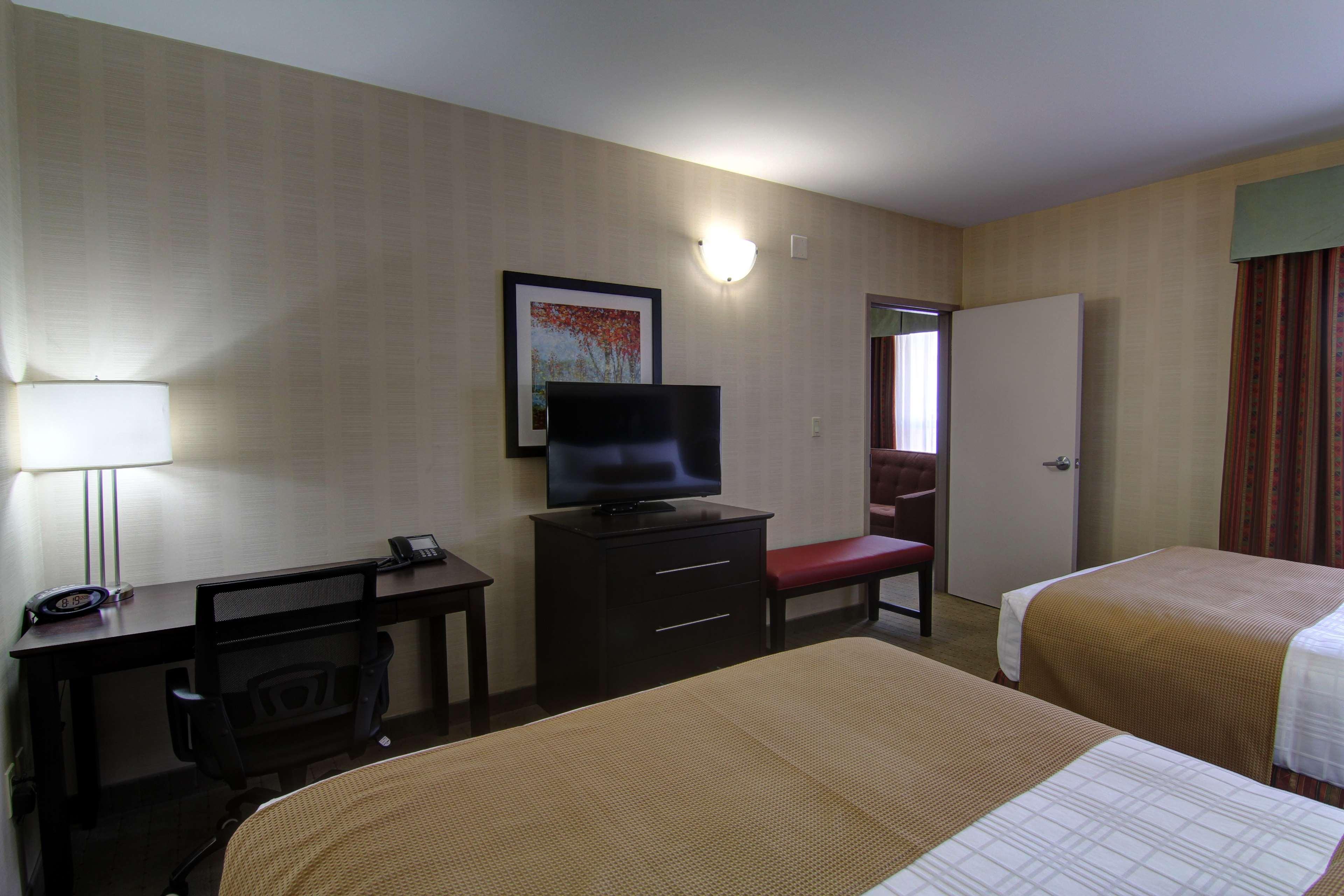 Best Western Plus Bowmanville Esterno foto