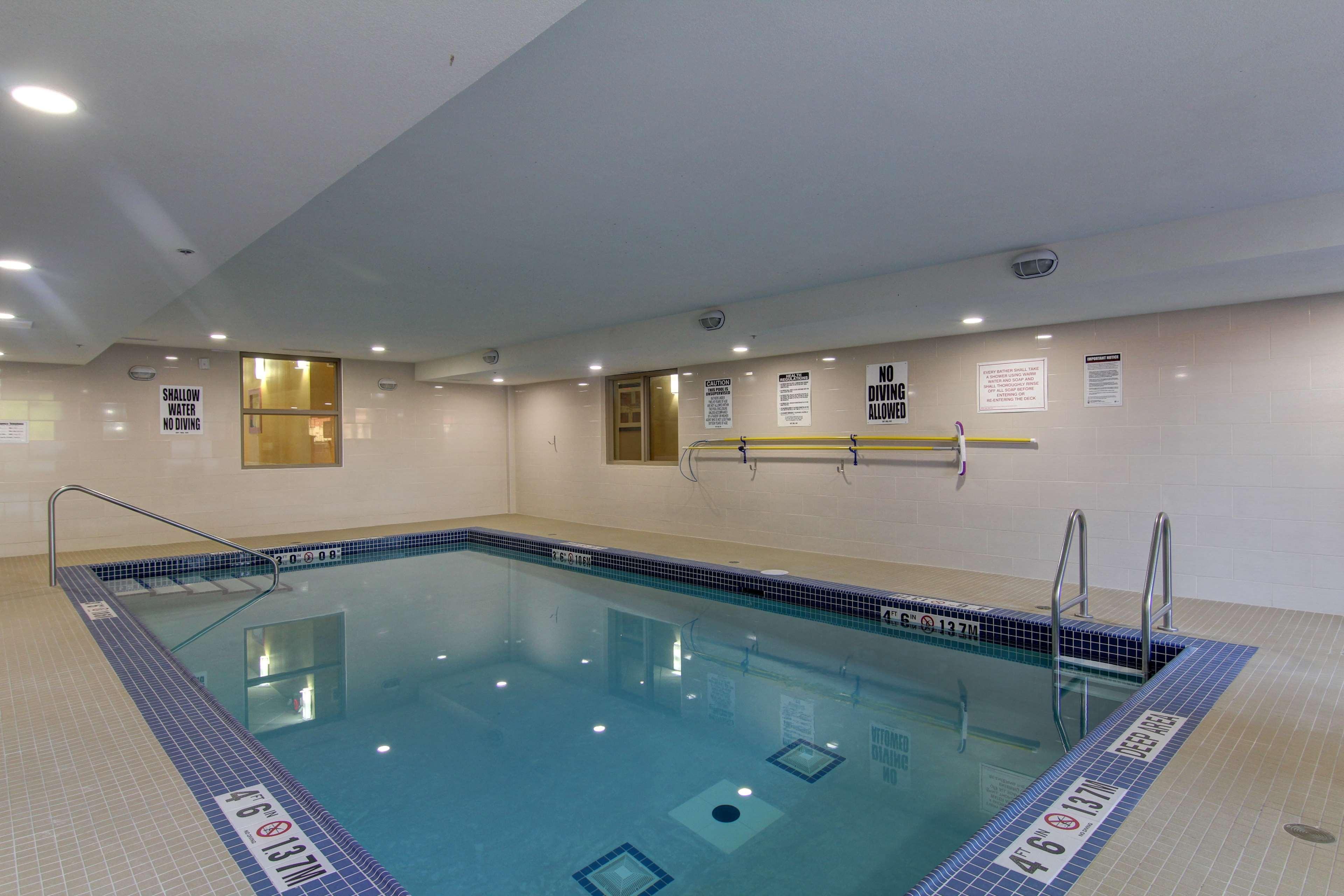 Best Western Plus Bowmanville Esterno foto