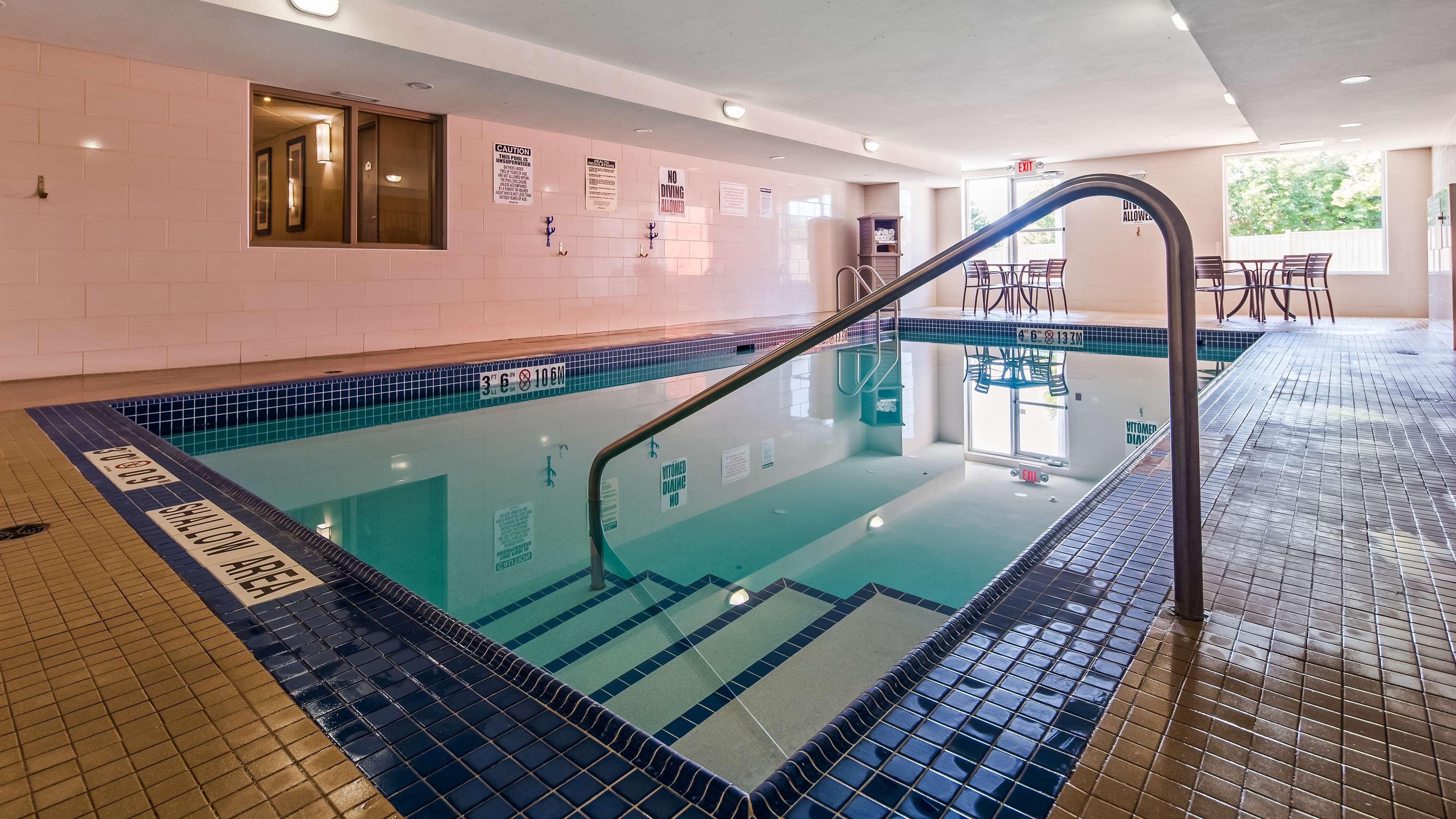 Best Western Plus Bowmanville Esterno foto