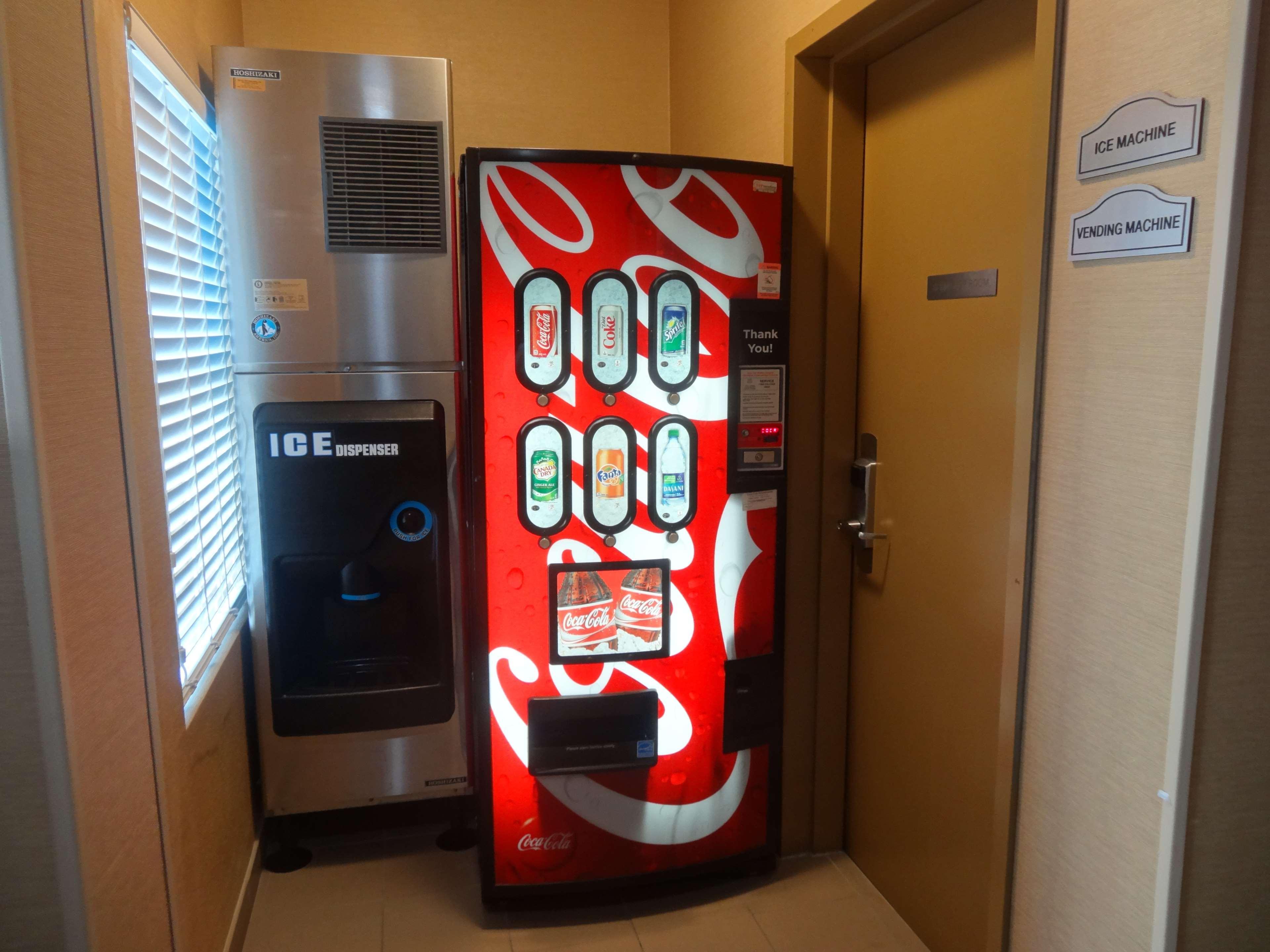 Best Western Plus Bowmanville Esterno foto