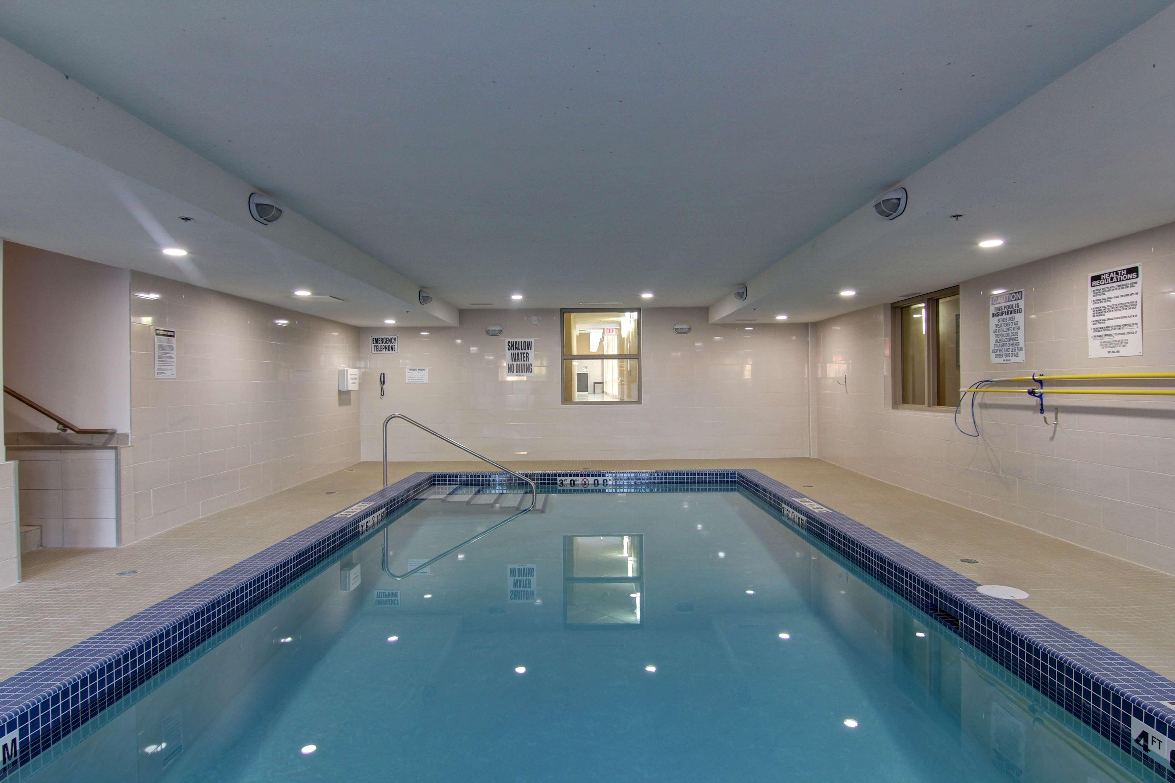 Best Western Plus Bowmanville Esterno foto