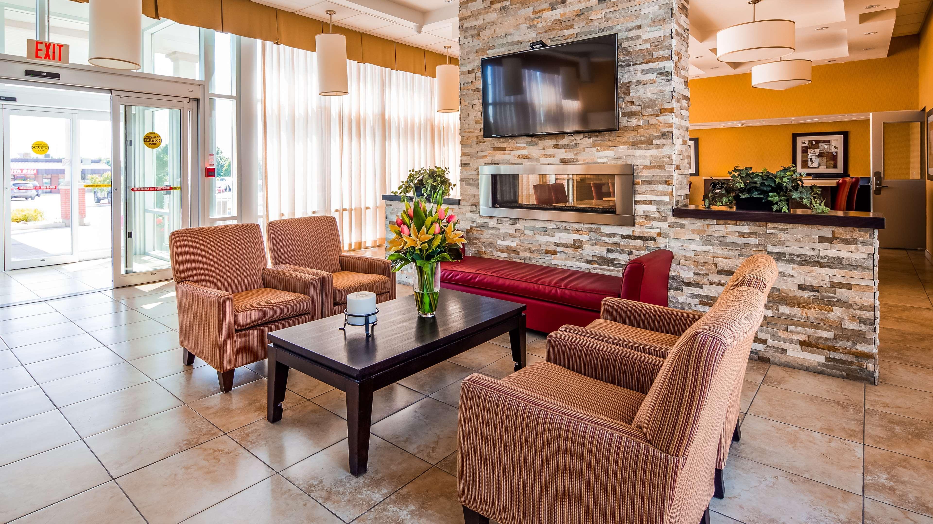 Best Western Plus Bowmanville Esterno foto