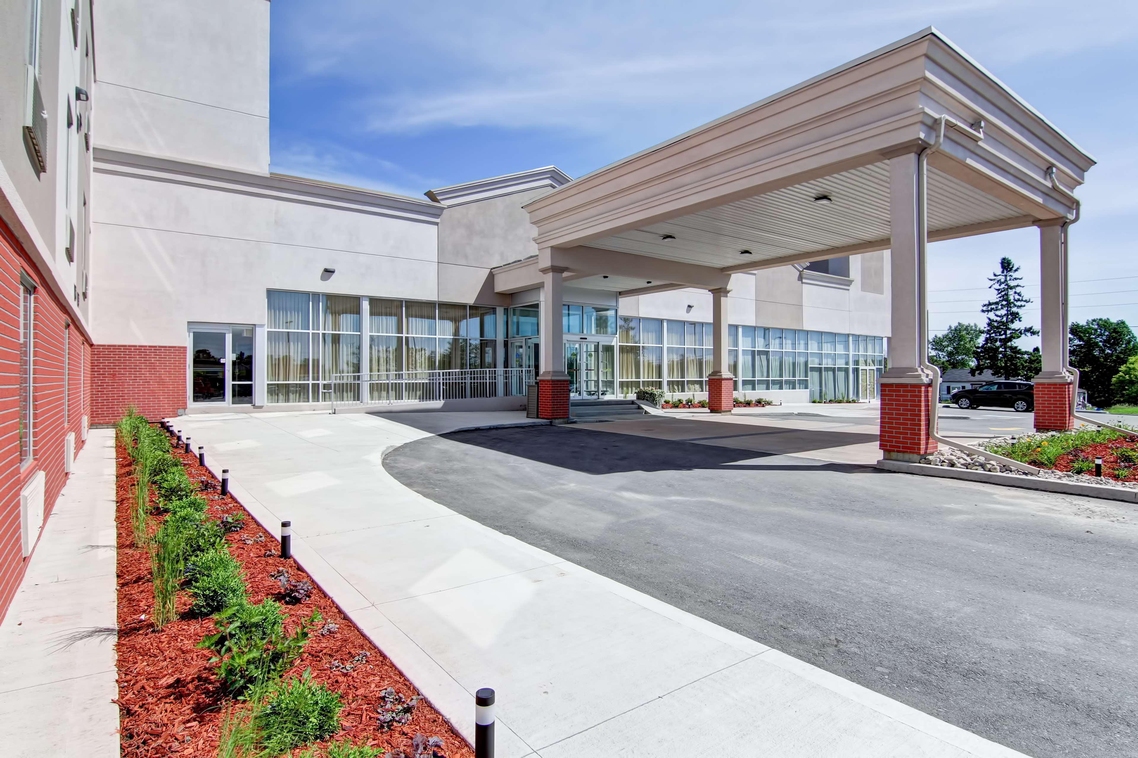Best Western Plus Bowmanville Esterno foto