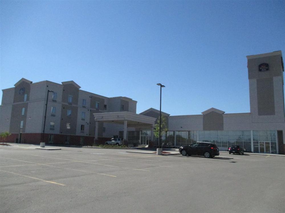 Best Western Plus Bowmanville Esterno foto
