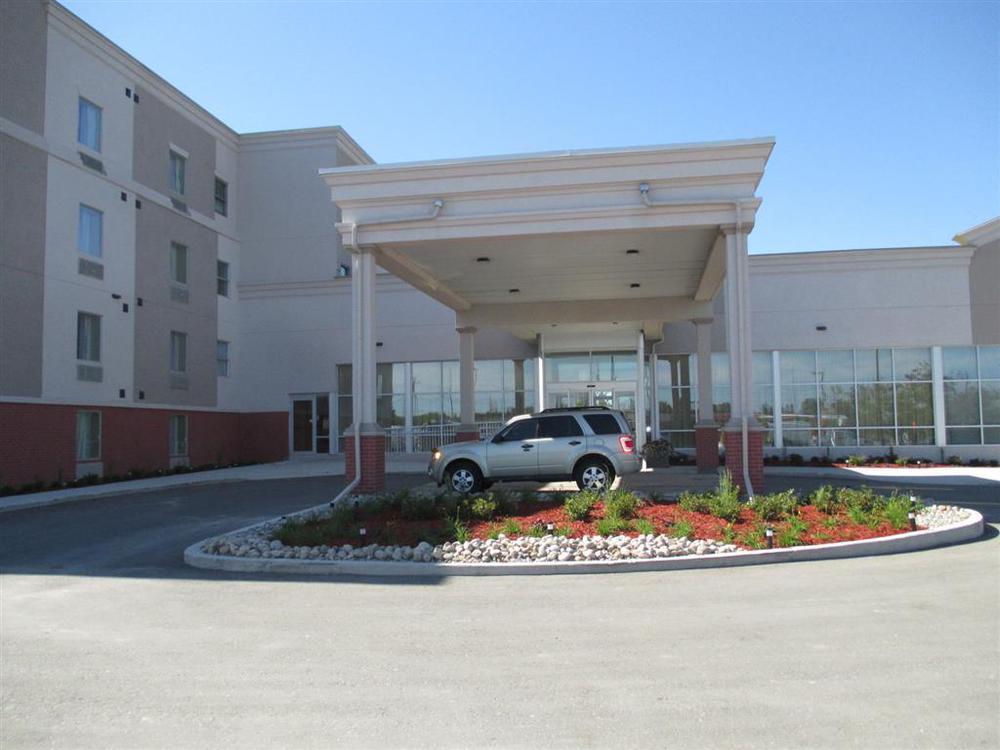 Best Western Plus Bowmanville Esterno foto