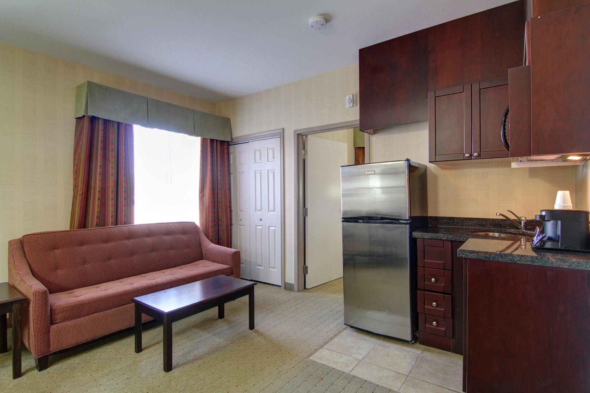 Best Western Plus Bowmanville Esterno foto