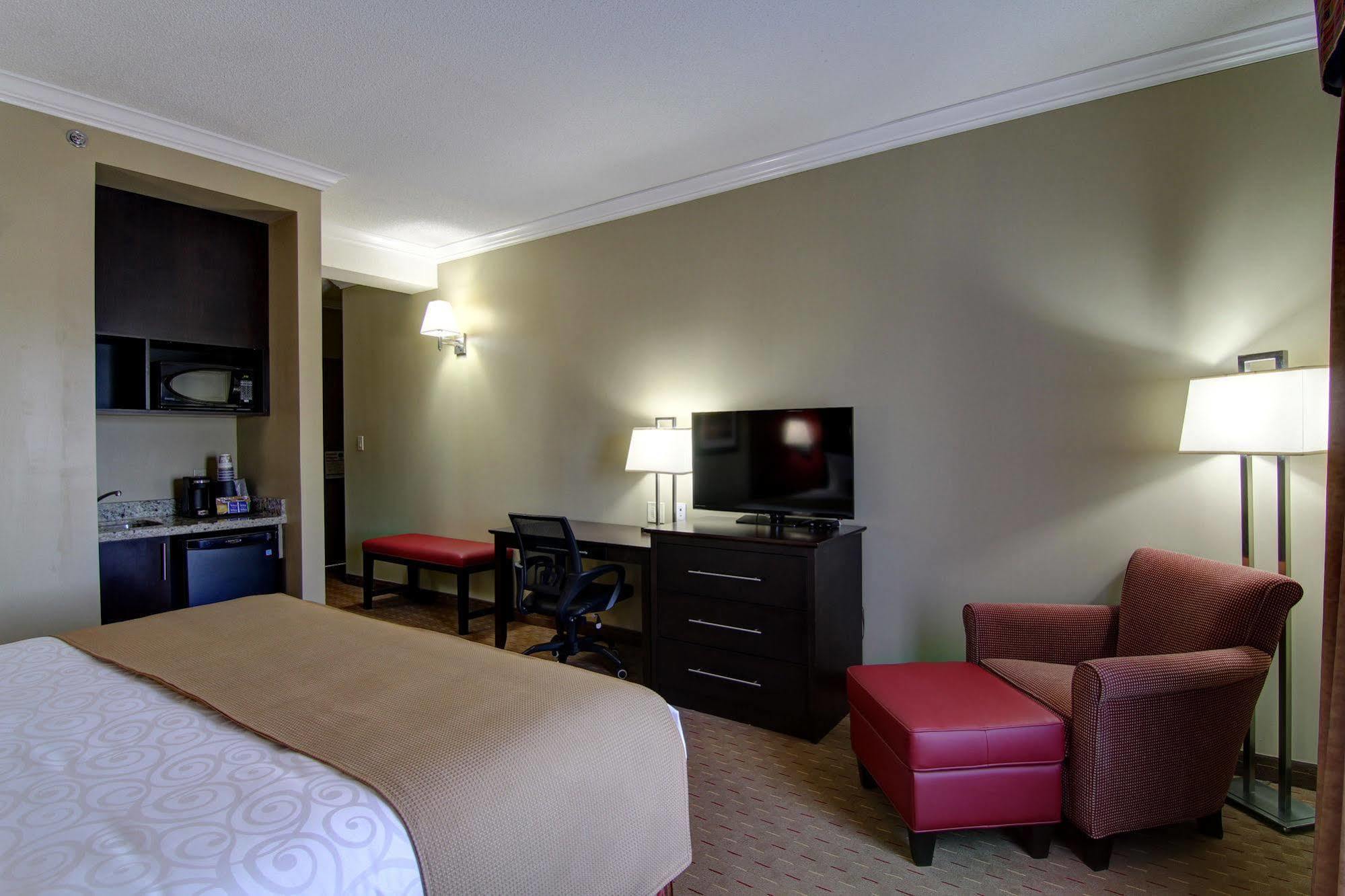 Best Western Plus Bowmanville Esterno foto