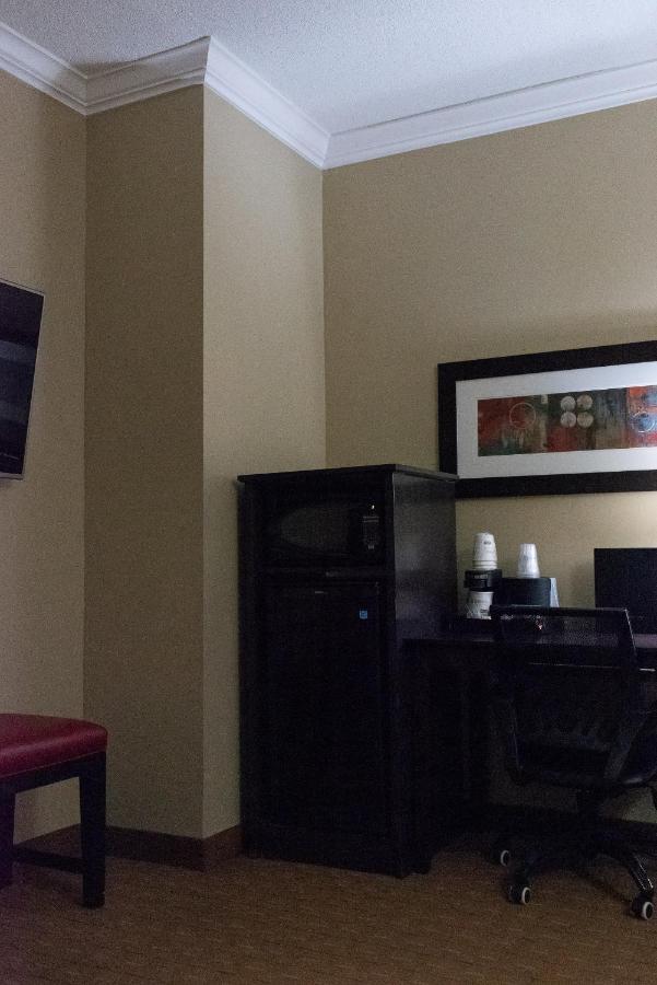 Best Western Plus Bowmanville Esterno foto